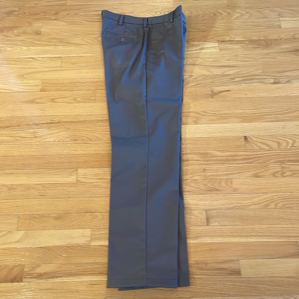 Men’s Izod pants new 34 x 34 smoke free home